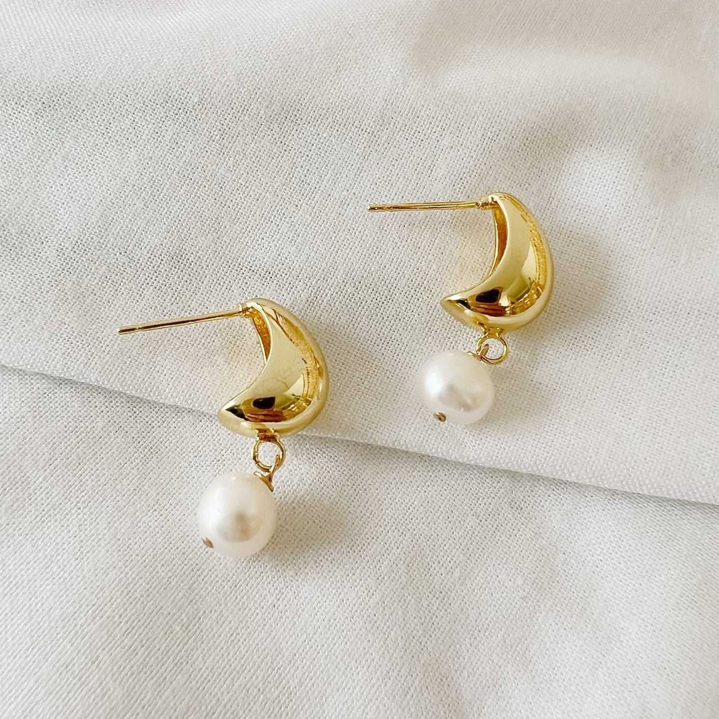 Freshwater Pearl Dome Studs Earrings